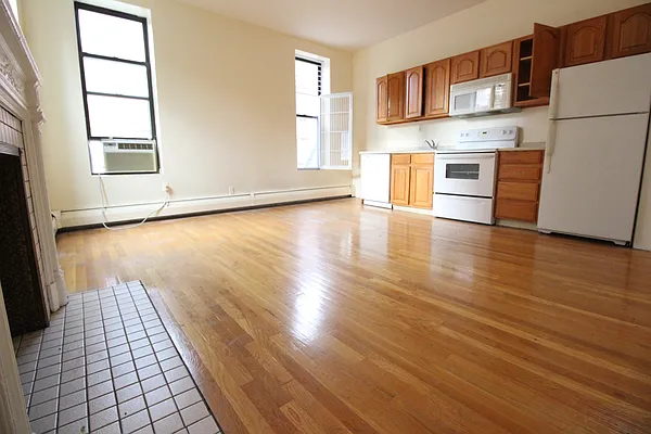 Rented by Luxor Homes & Investment Realty | media 10
