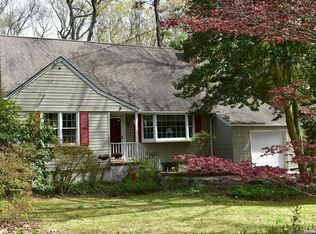 38 Oleander Dr, Northport, NY 11768