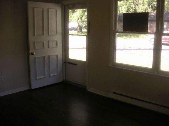 4th image of 2830 Plymouth St APT 4