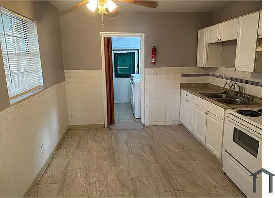 2736 NW 2nd St — Photo 7