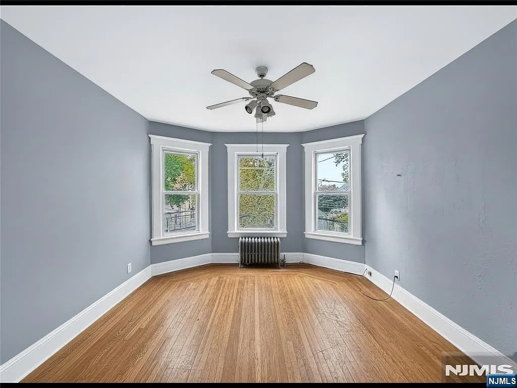 3 bed, 1.0 bath, $2,600 — Photo 2
