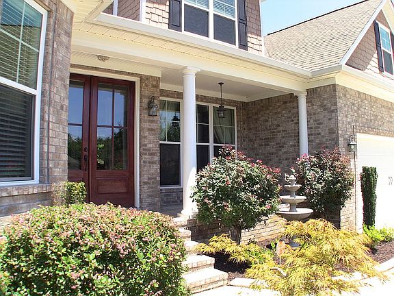 4th image of 967 Woody Hill Cir