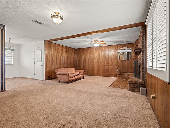 2nd image of 613 N B St