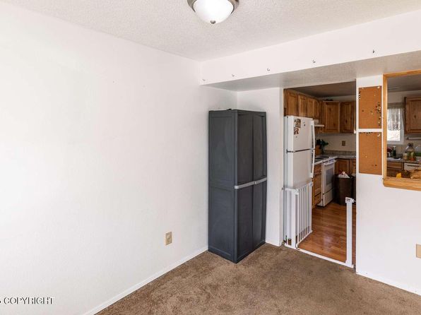 1215 Selief Ln, Kodiak, AK 99615