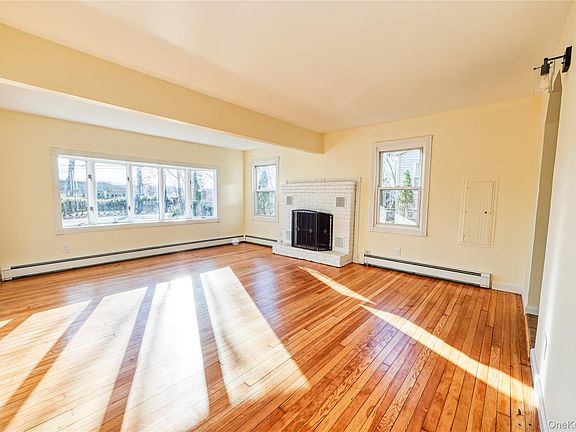 4th image of 180 Lakeside Trail