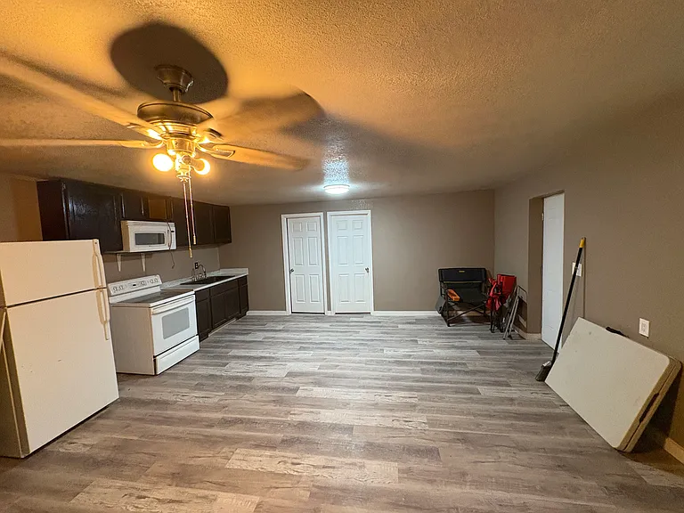 207 E Eason Ave — Photo 4