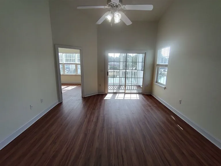 114 Fountain Pointe Ln #304 — Photo 7