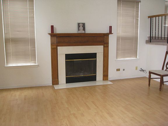 4th image of 1341 Cranbrook Ct