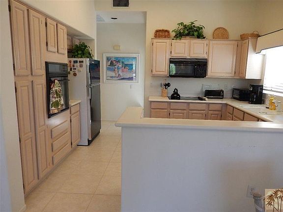 5th image of 78390 Willowrich Dr N
