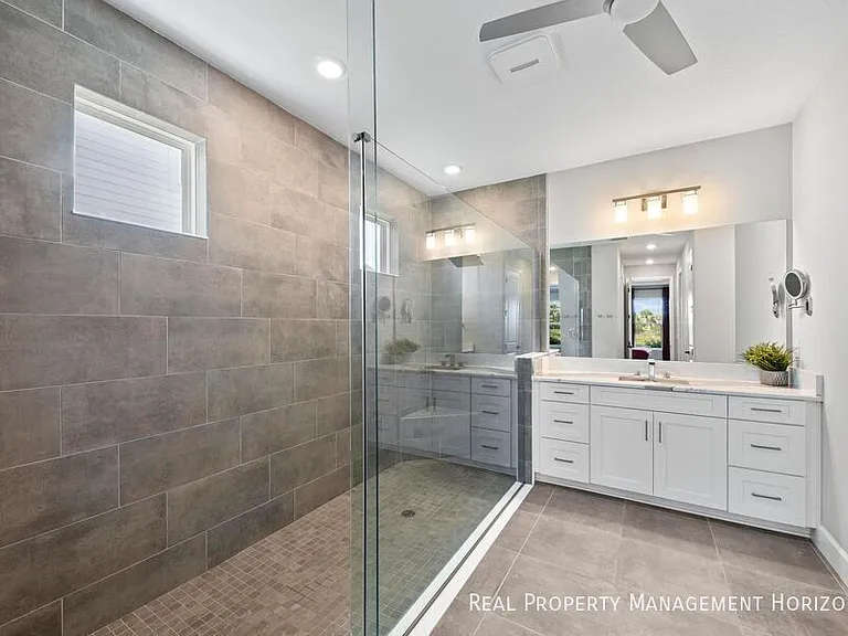 4430 Pond Brook Ct — Photo 32