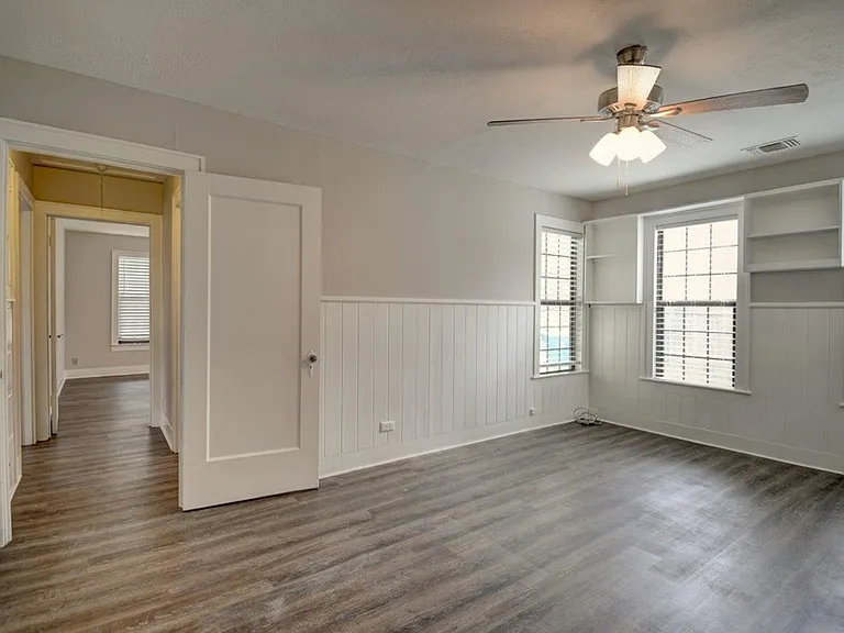 1707B E Main St — Photo 12