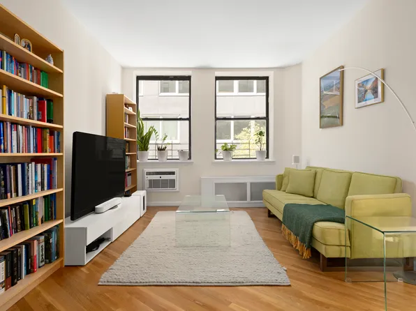 452 West 19th Street image 1 of 7