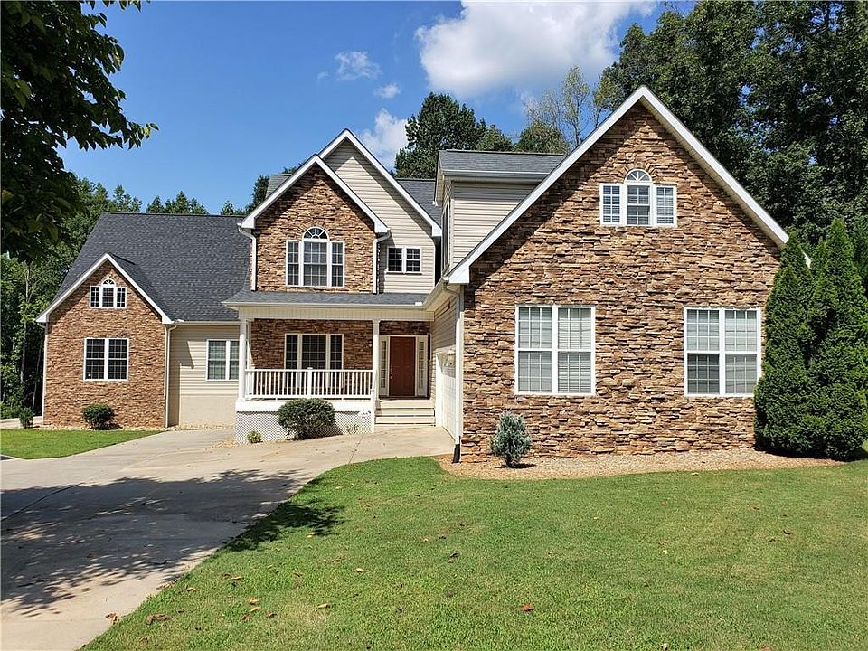 1st image of 605 Montague Dr