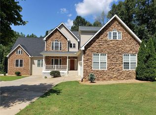 605 Montague Dr, Easley, SC 29640