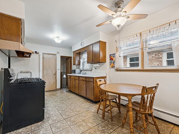 4th image of 3738 N Lockwood Ave