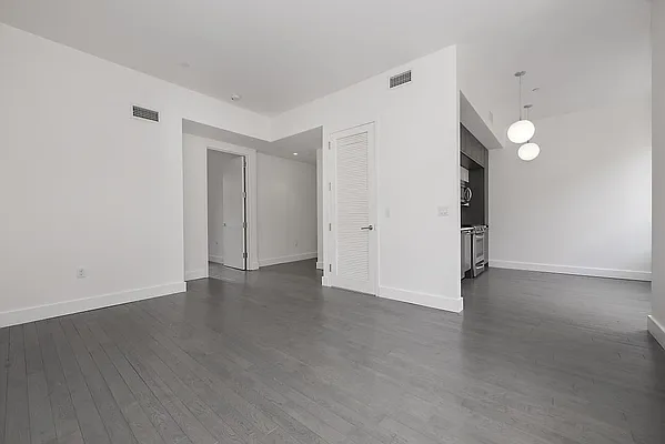 Rented by RELO REDAC INC. | media 9