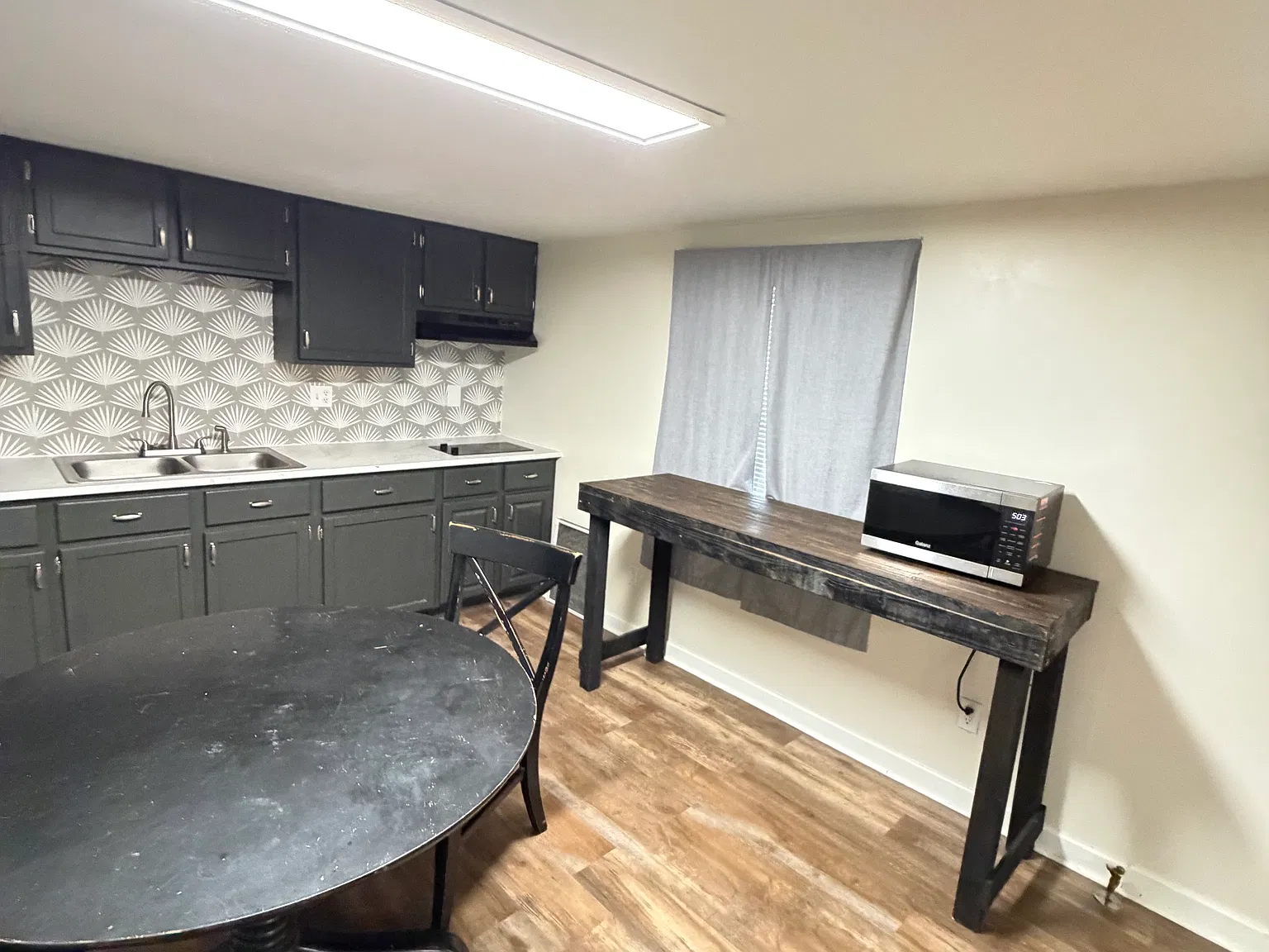 1 bed, $1,408 — Photo 4