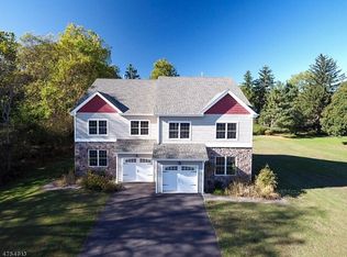 10 Riverside Dr, Clinton, NJ 08809