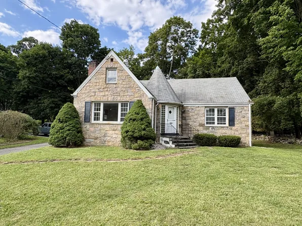 2727 Boston Post Rd, Darien, CT 06820