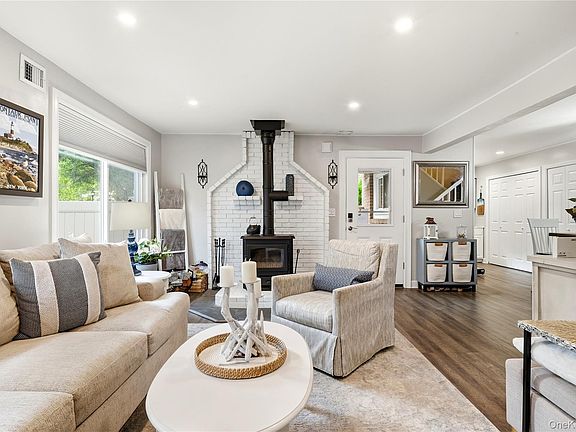 4th image of 215 Springmeadow Drive #B