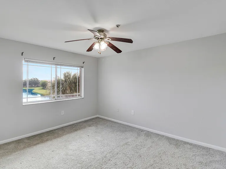 141 SW Palm Dr #306 — Photo 7