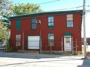 581 N Main St, Woonsocket, RI 02895