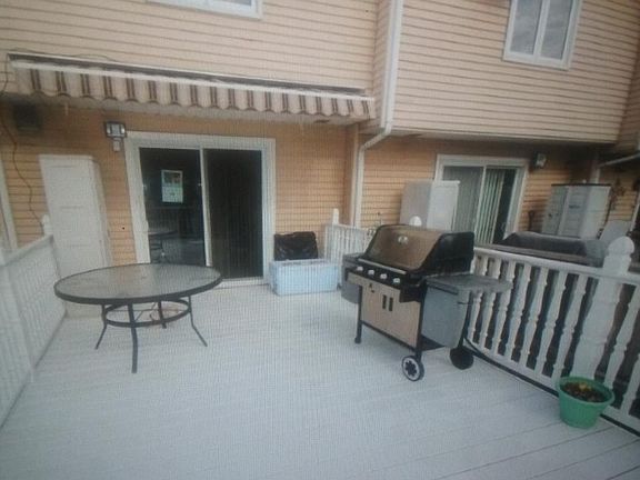 5th image of 450 Maryland Ave