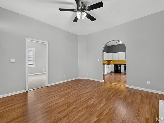 5th image of 512 S Main St