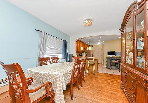 5th image of 5215 Avenue L