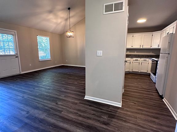 3rd image of 15100 Kelly Dr #15100
