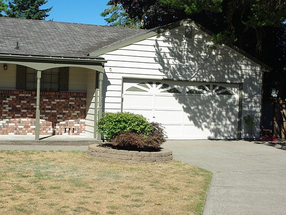 3rd image of 1300 Scenic Ct SE