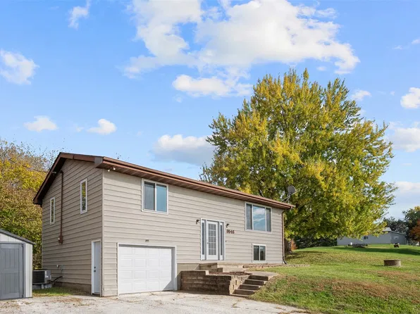 8946 SE Vandalia Dr, Runnells, IA 50237