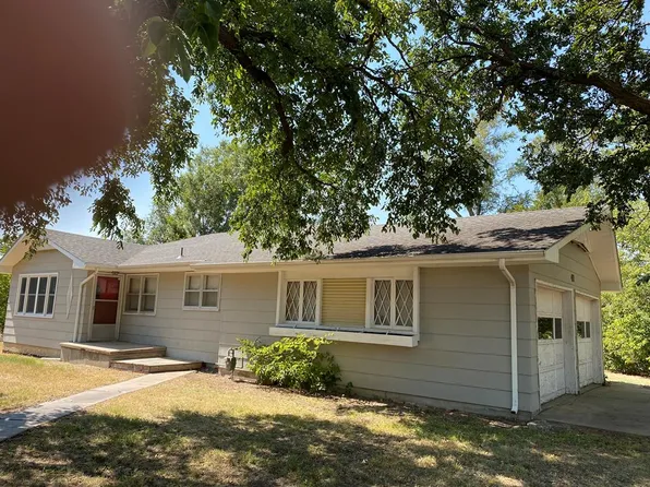 411 W 2nd St, Bison, KS 67520
