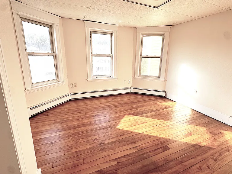 249 Shrewsbury St #3 — Photo 2