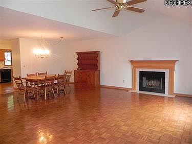 3rd image of 30 Pond Dr #30