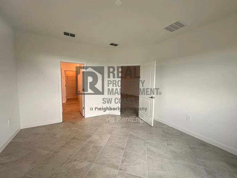 20503 Hazelnut Ct S — Photo 5