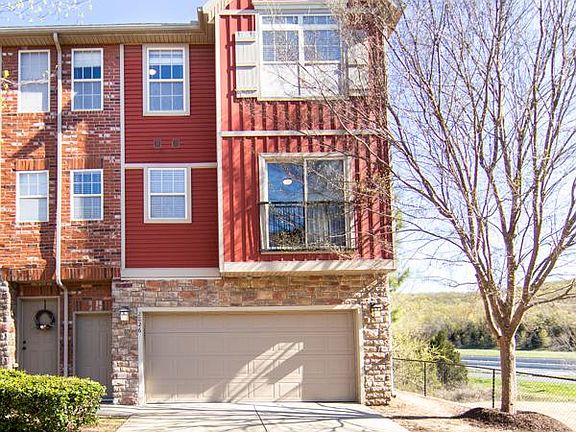 2nd image of 2826 W Redstone Dr