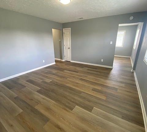 3rd image of 3841 N Grand Ave Unit 1
