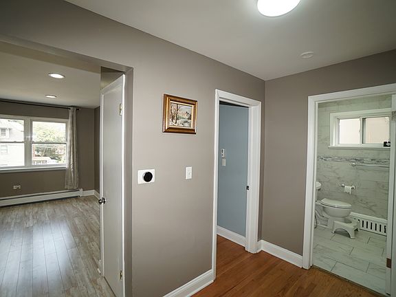 4th image of 1714 W Touhy Ave #B3e