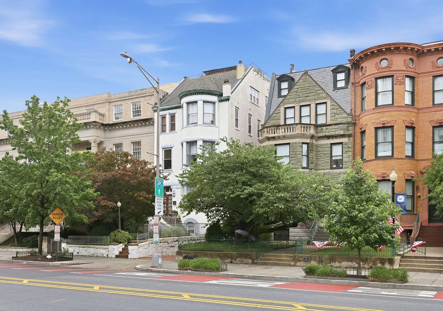 Located near Dupont & Logan Circle! — Photo 1