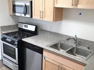 6816 Independence Ave APT 103, Canoga Park, CA 91303