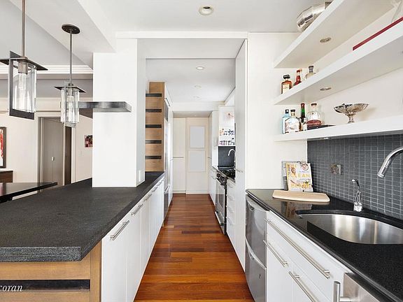 3rd image of 20 E 68th St #10AB