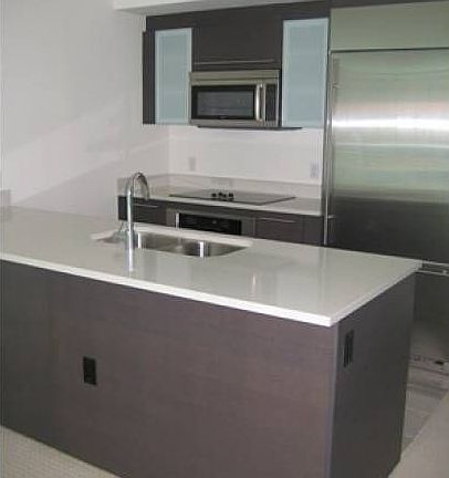 500 BRICKELL AVE # 1208