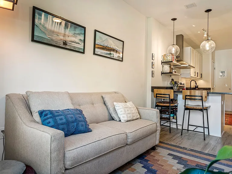 The Sandpiper Residences — Photo 30