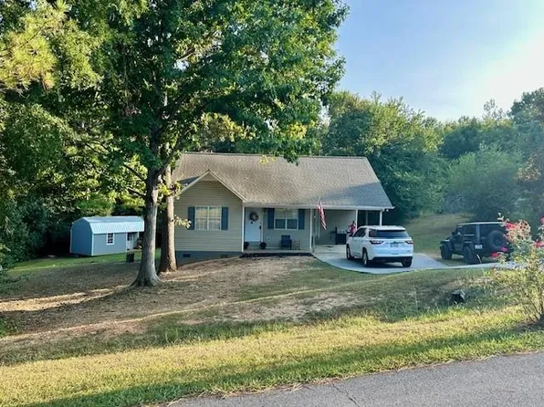 151 Prater Dr SE, Calhoun, GA 30701
