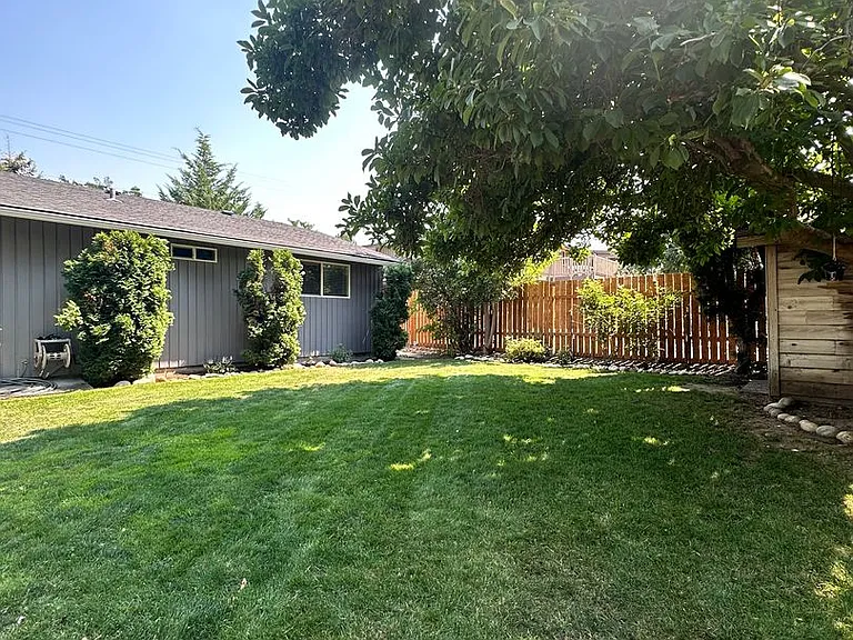 18 N Western Ave — Photo 26