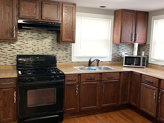 2nd image of 517 N Elmwood Dr