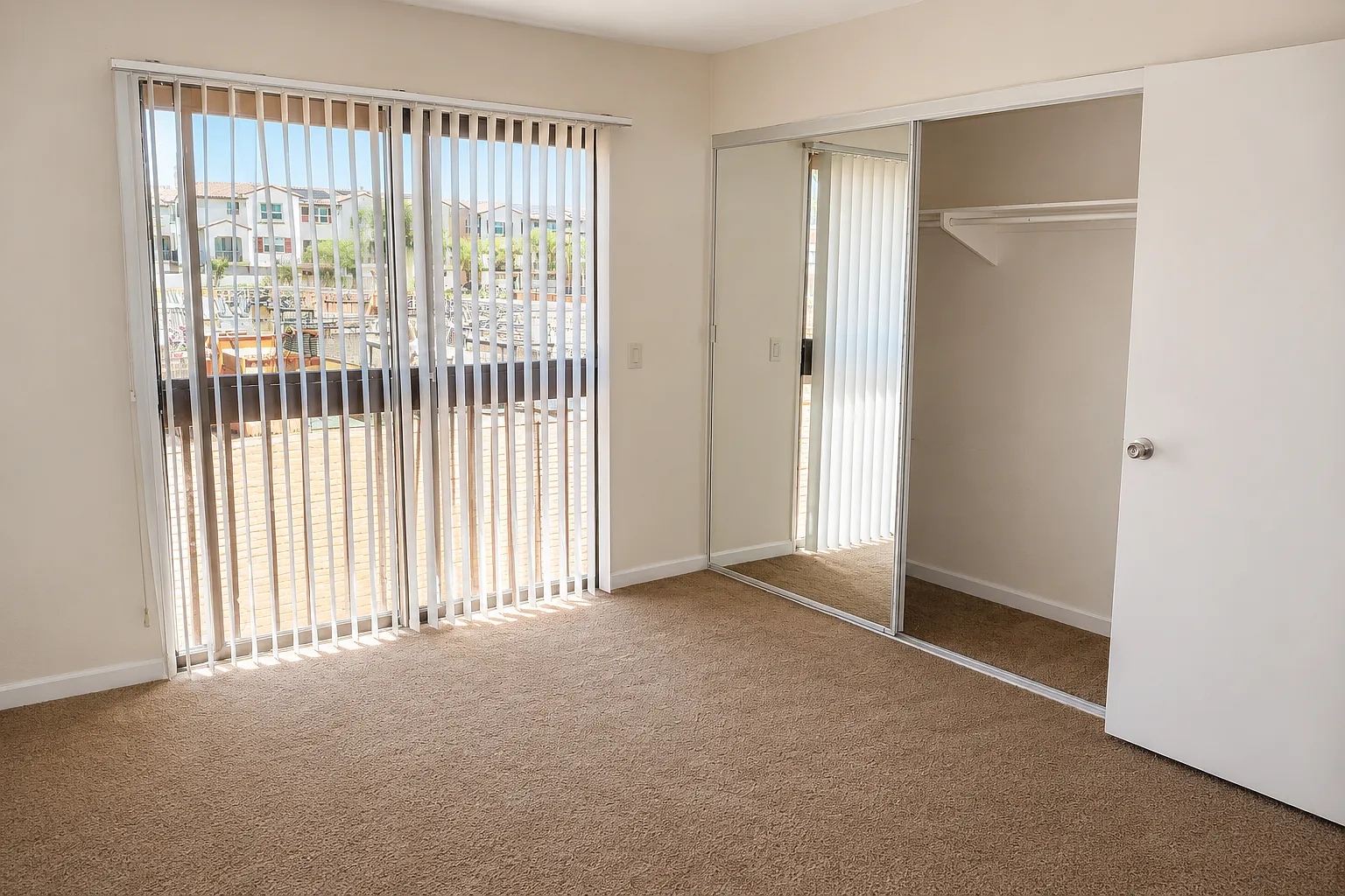 2 bed, 1004 sqft, $2,600 — Photo 3