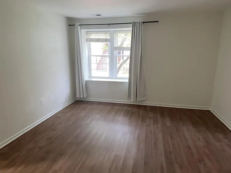 2602 S Arlington Mill Dr E — Photo 16