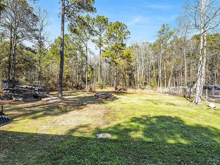 21507 Juliann Alyes — Photo 4
